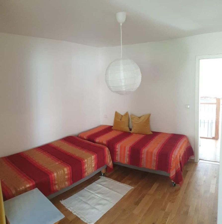Moderne Wohnung Mit Studio In Bauernhausscheune Am See Biersdorf 외부 사진